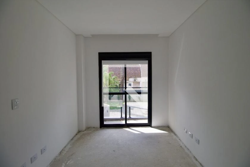 4-bedroom house with a garden — photo 24