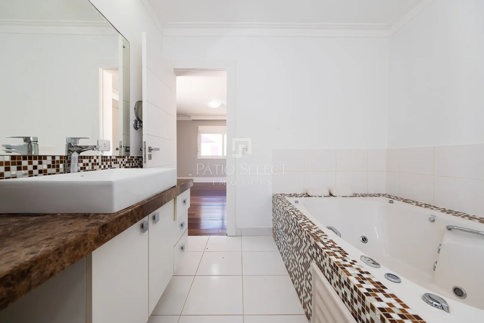 Furnished house, 305 m², with a bathtub — photo 5