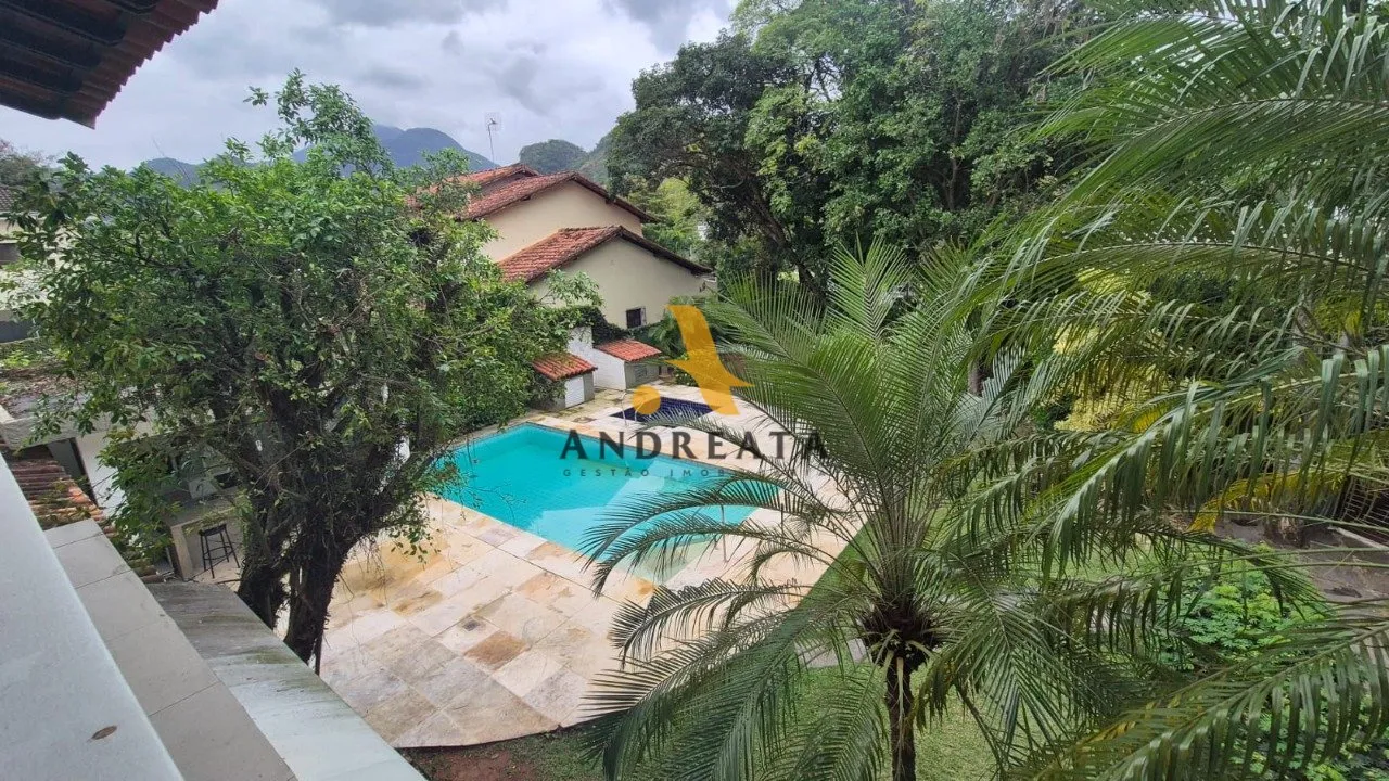 Unfurnished house with 5 bedrooms and 647 m² balcony — photo 31