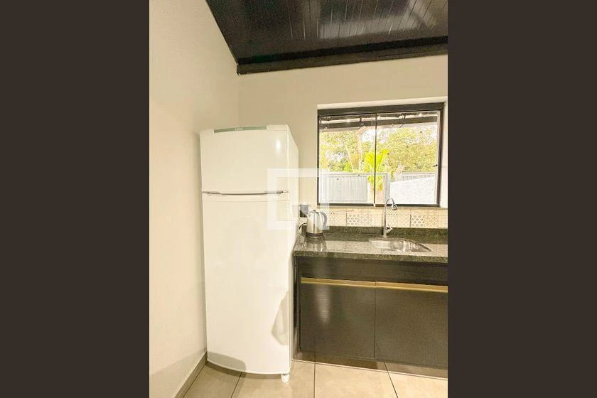 Furnished one-bedroom, 32 m² house in Florianópolis — photo 18