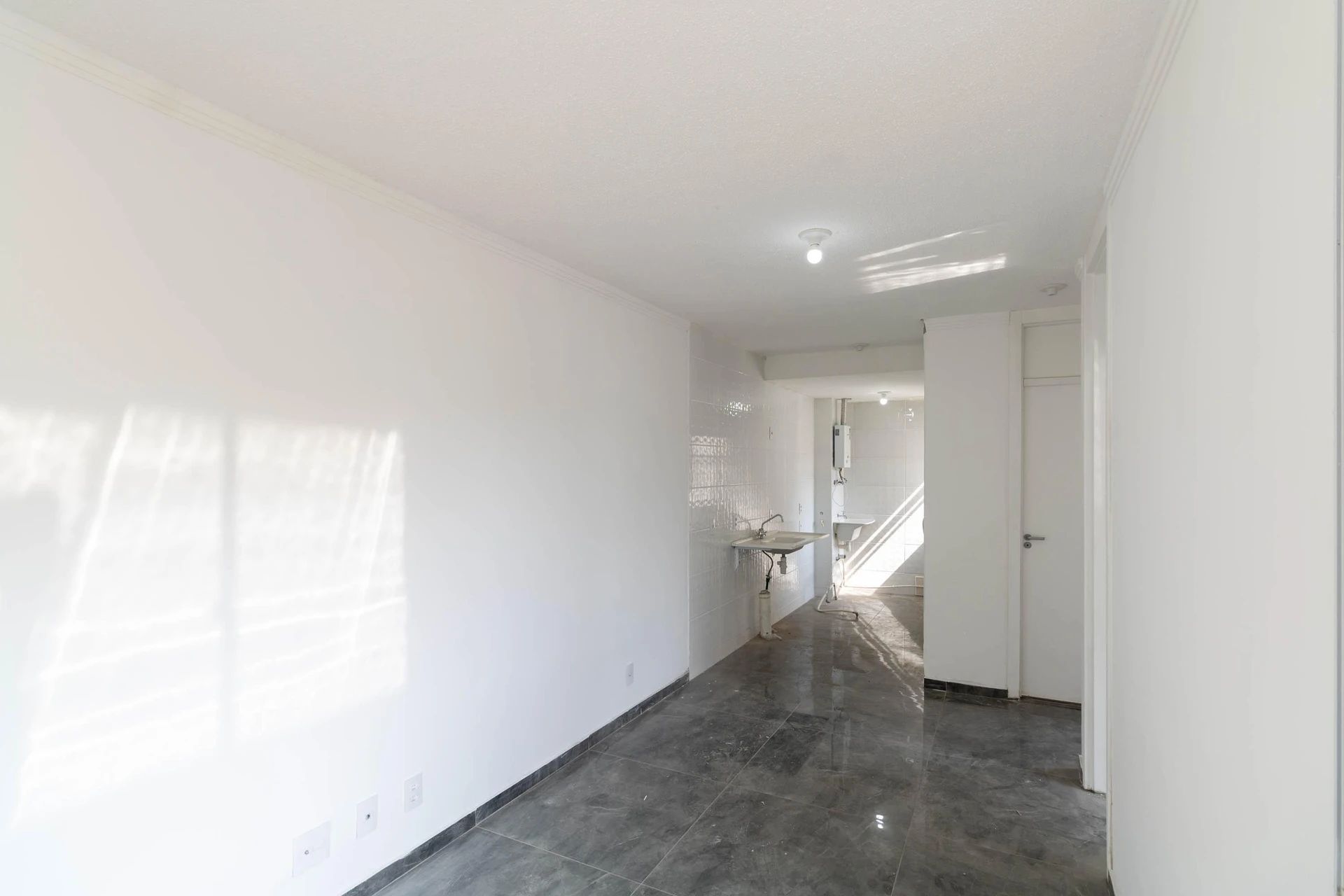 2-bedroom apartment with 1 bathroom and no parking — photo 26