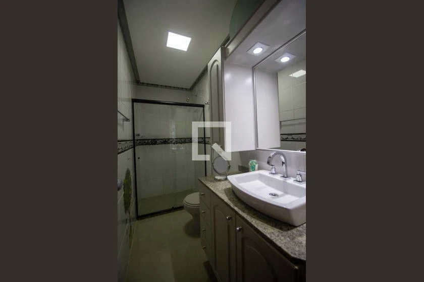 Apartamento mobiliado com 4 quartos e jacuzzi no prédio — photo 64