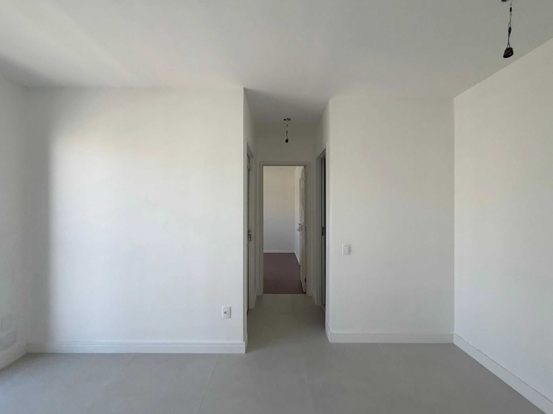 Apartamento sem mobília com 2 quartos e varanda — photo 32