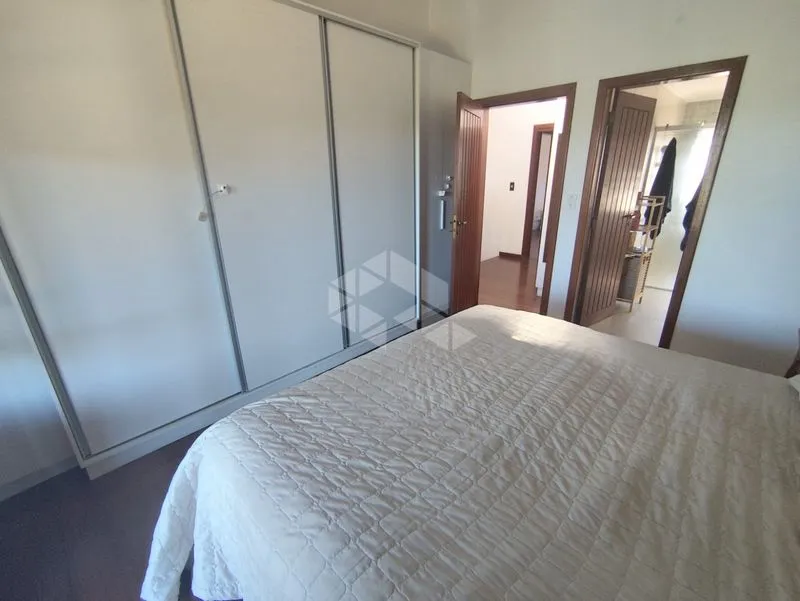 Мебльований будинок з 4 спальнями-сюїтами та садом 240 м² — photo 11