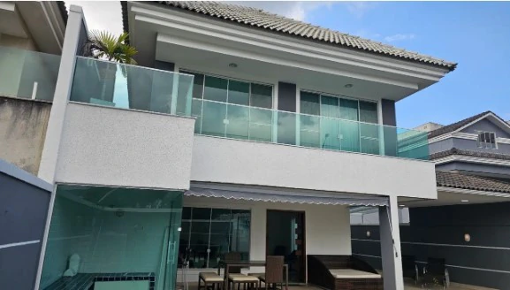 458 m² house with 6 bedrooms and a private BBQ area — photo 12