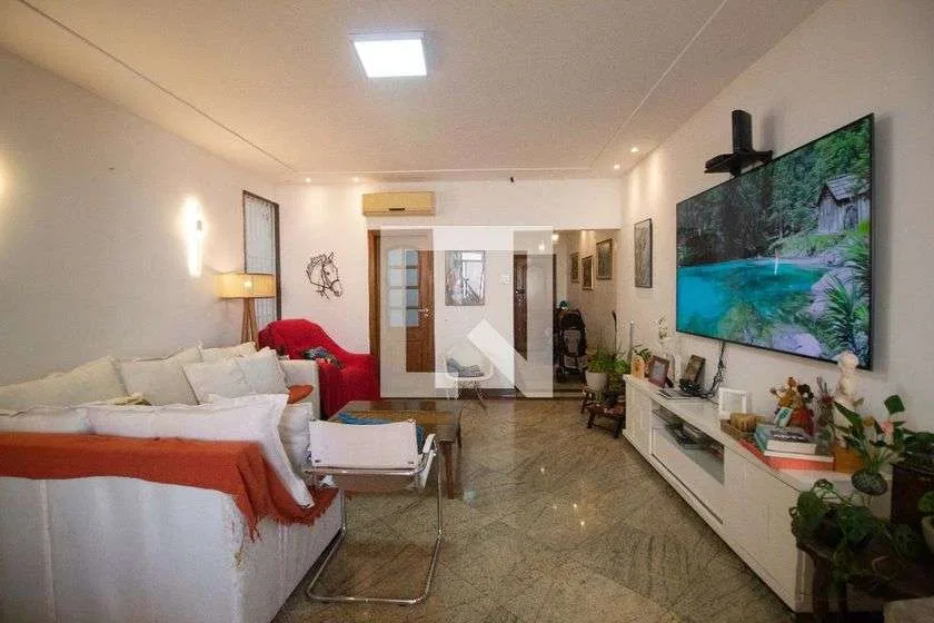 Apartamento mobiliado com 3 quartos e 140 m²