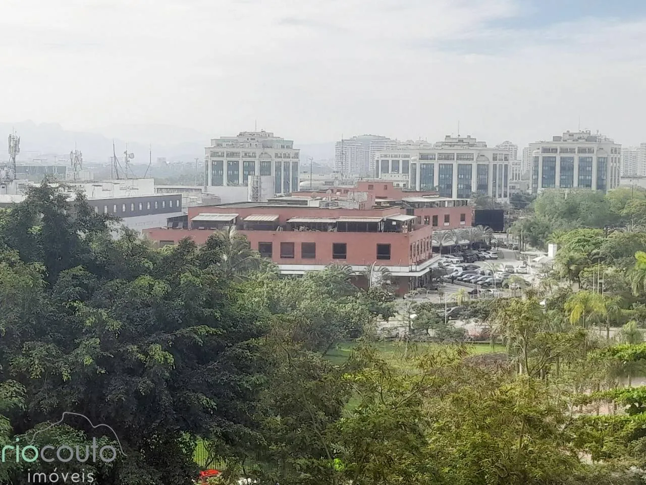 Park view in a one-bedroom apartment, 76 m² — photo 4