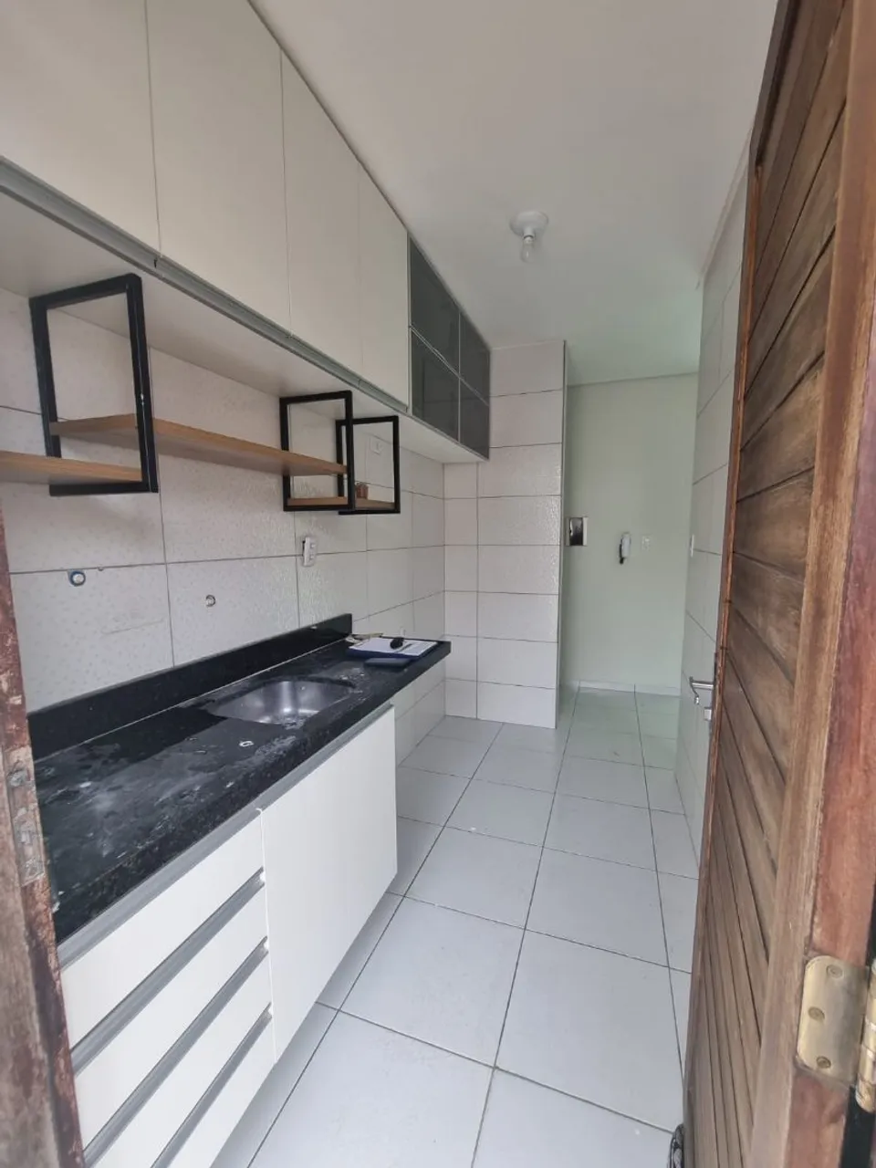 Квартира без меблів з 3 спальнями та балконом — photo 2