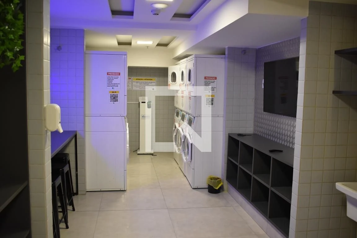 17 m² studio with a washing machine and a home office — photo 13