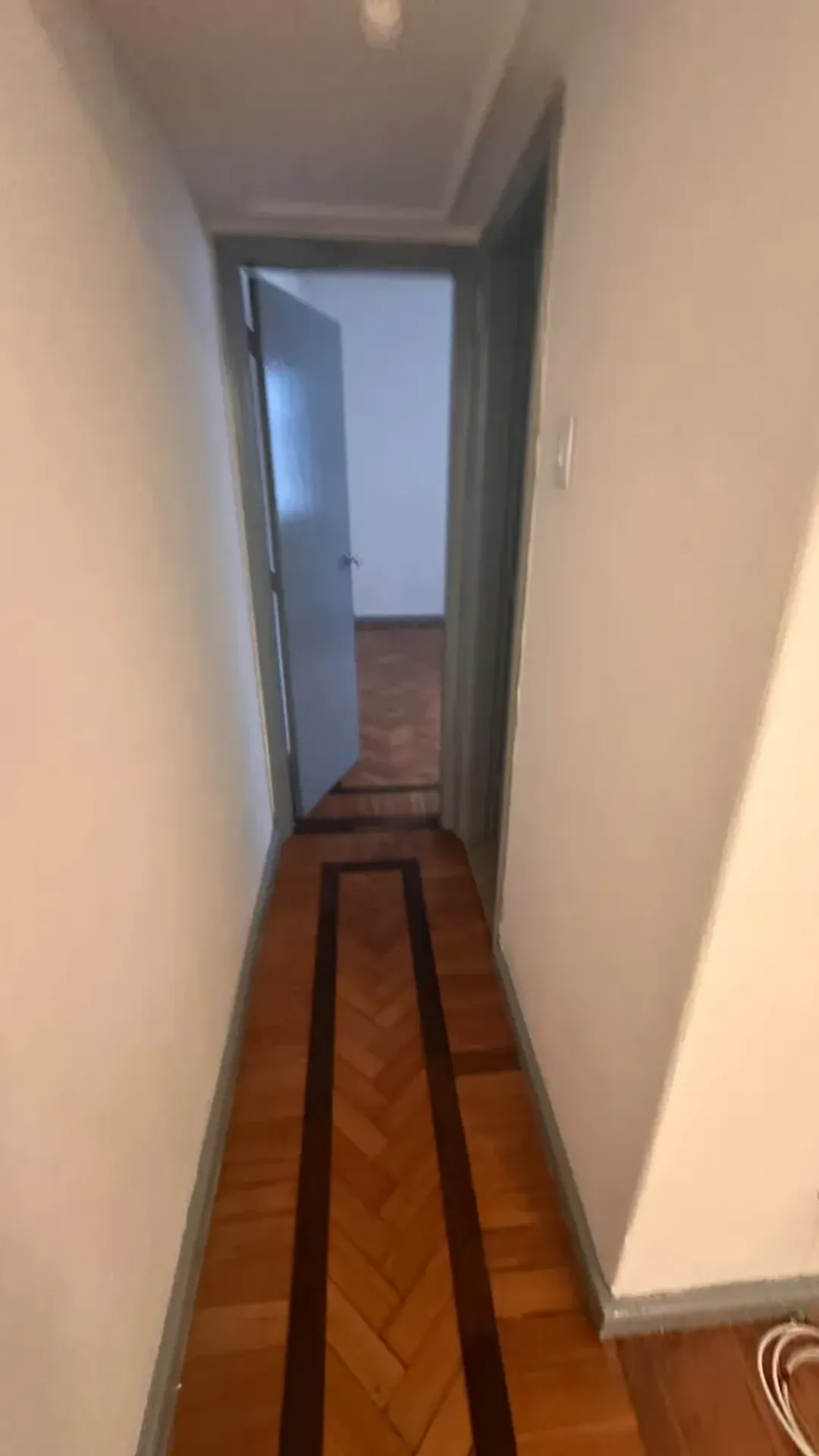 Departamento de 1 dormitorio con piso de madera o laminado — photo 30