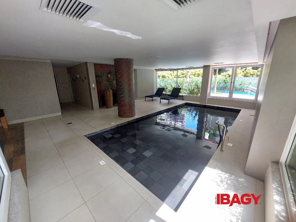 Furnished 2-suite apartment with enclosed balcony — photo 3