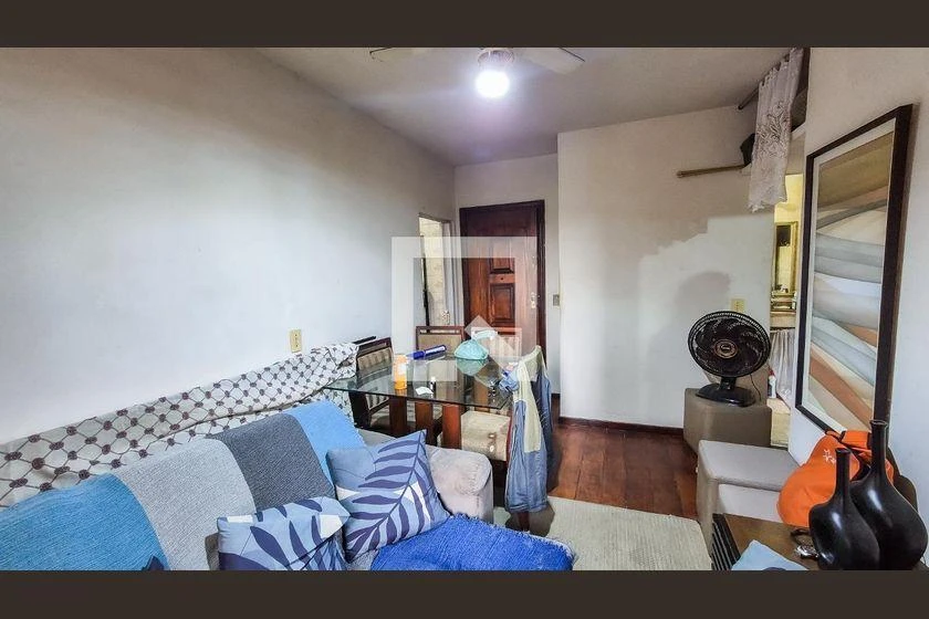 One-bedroom apartment with a washing machine — photo 3
