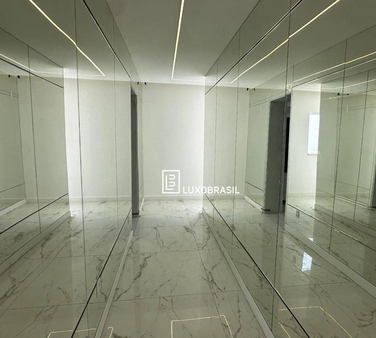House with 7 bedrooms and 700 m², gas kitchen — photo 3