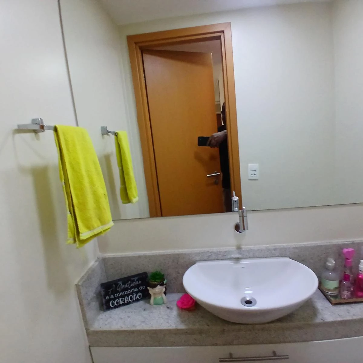 Mountain view in a 3-bedroom apartment, 83 m² — photo 8