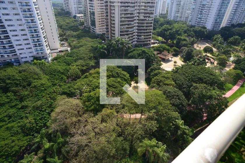 4-bedroom apartment with 250 m² and 3 en-suite baths — photo 45