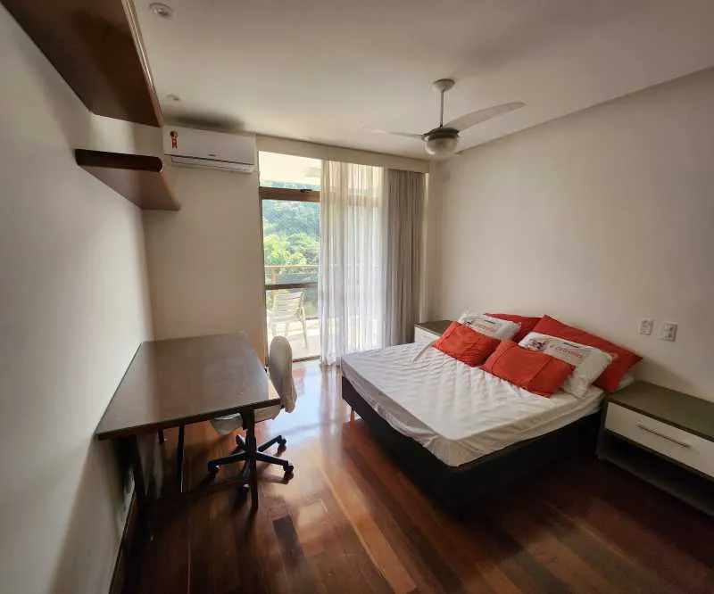 Apartment, 270 m², with a water view — photo 3