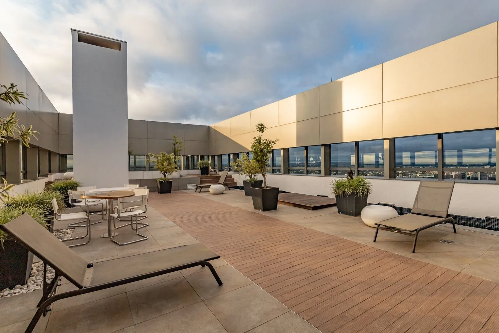 78 m² apartment with floor-to-ceiling windows and a bathtub — photo 17