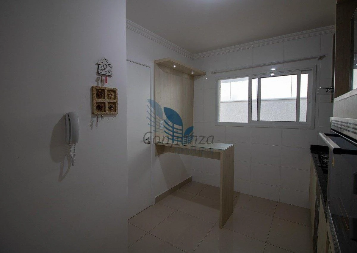 3-bedroom house with a glass-enclosed balcony in Curitiba — photo 2