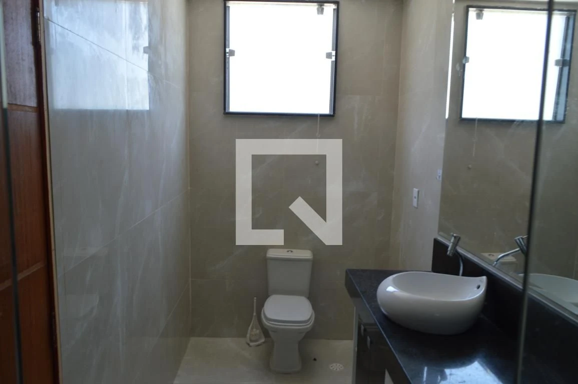 Casa de 3 quartos com janelas do piso ao teto — photo 71