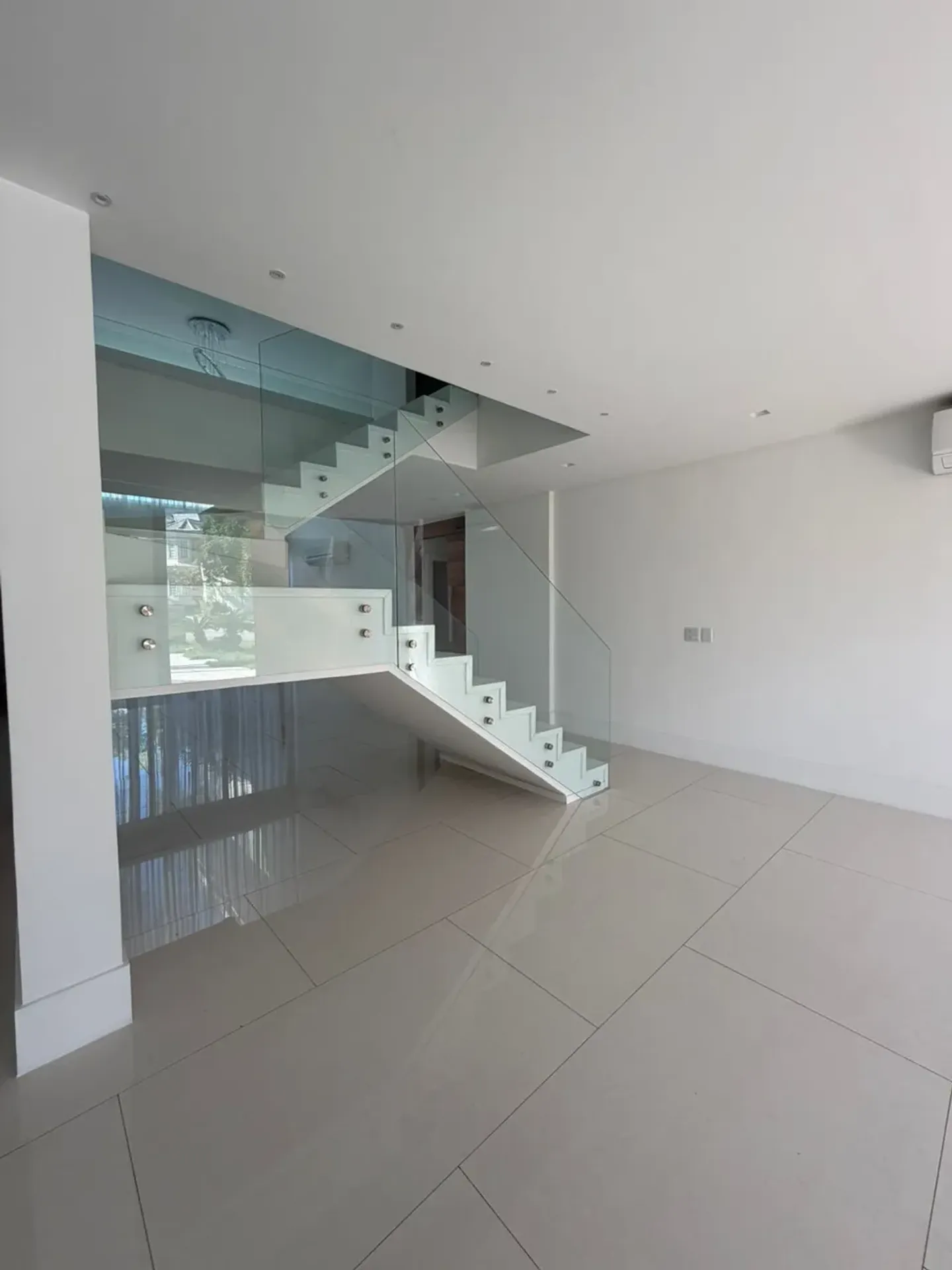 Rental and sale house with 5 bedrooms and 5 bathrooms — photo 16