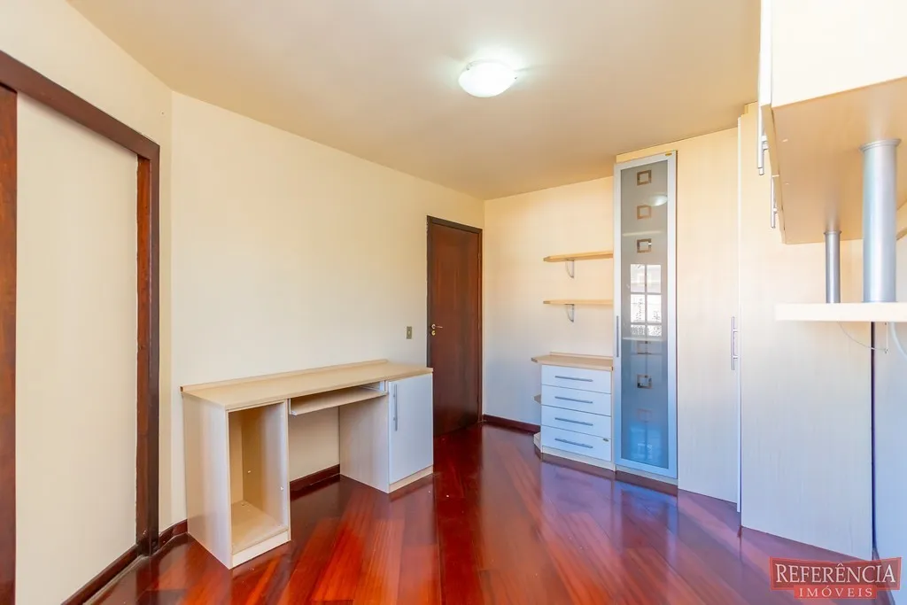 3-bedroom house with a home office — photo 40