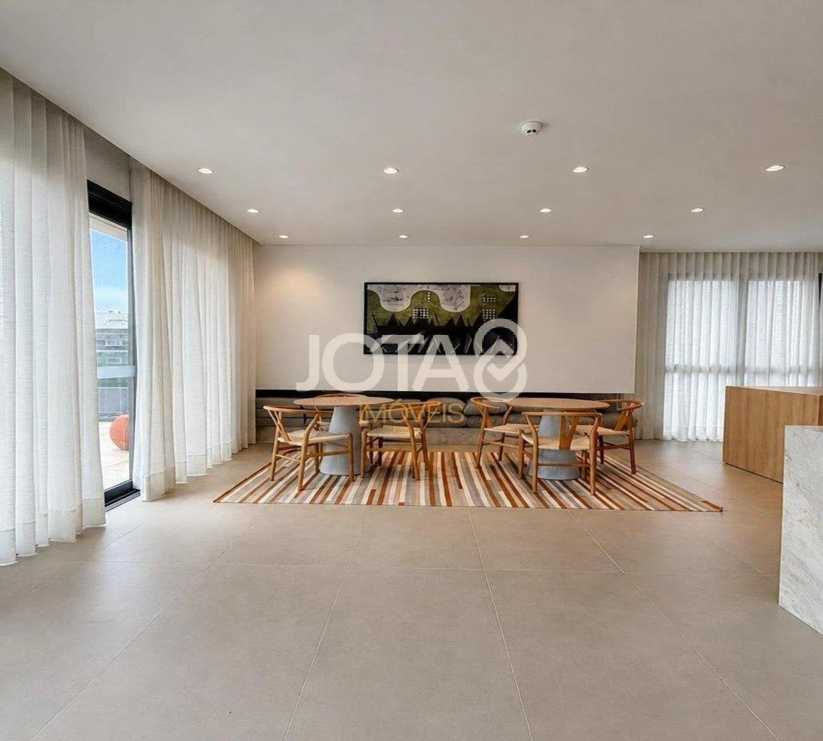 One-bedroom apartment with floor-to-ceiling windows — photo 11