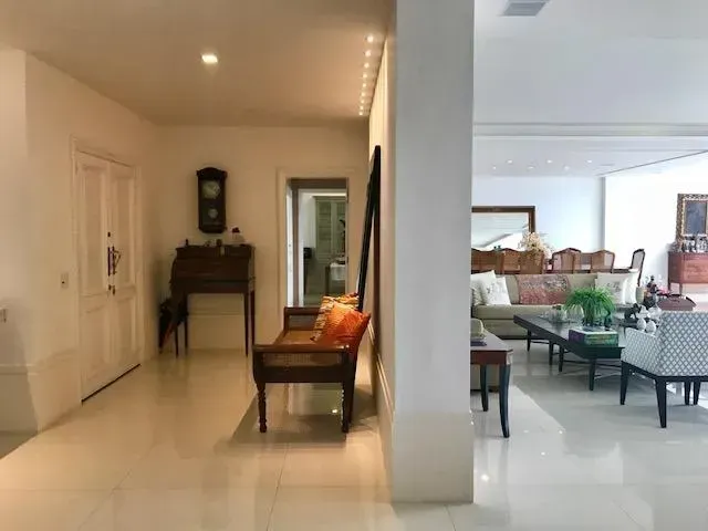 Unfurnished apartment with 3 bedrooms and 5 bathrooms — photo 18