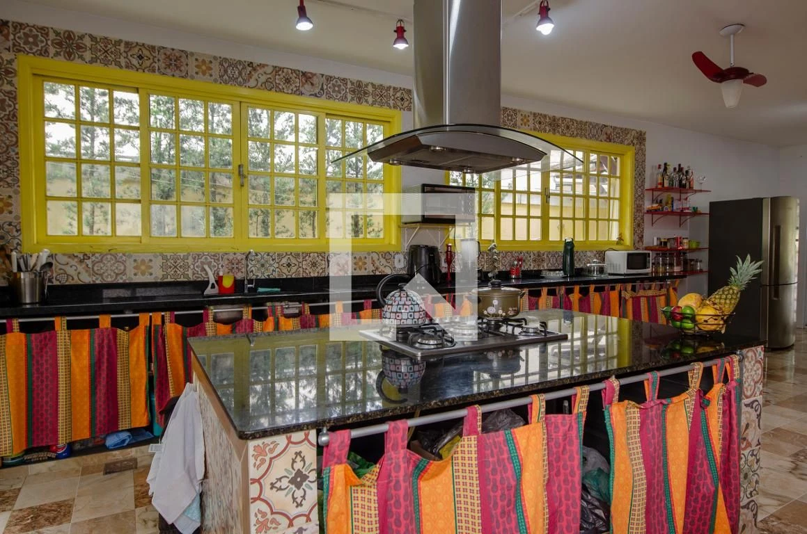 Casa mobiliada com 4 dormitórios e área de lavanderia — photo 34