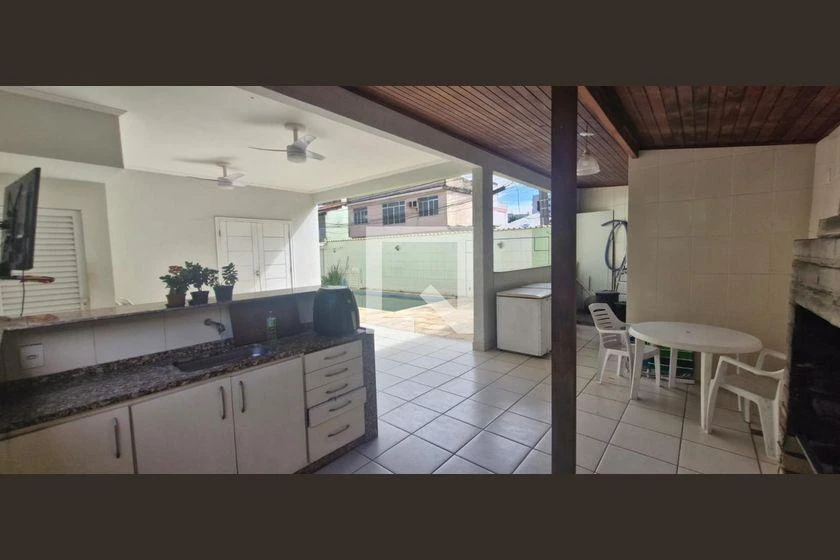 Washing machine in a 4-bedroom house, 223 m² — photo 14
