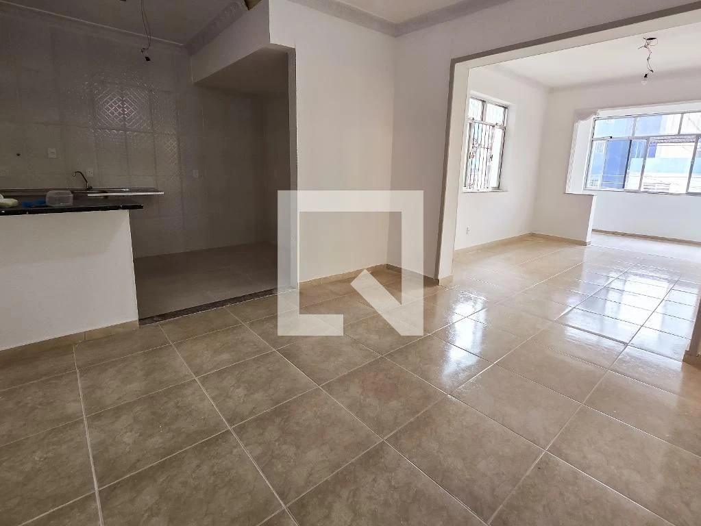 Apartment with 2 bedrooms and a glass-enclosed shower — photo 2