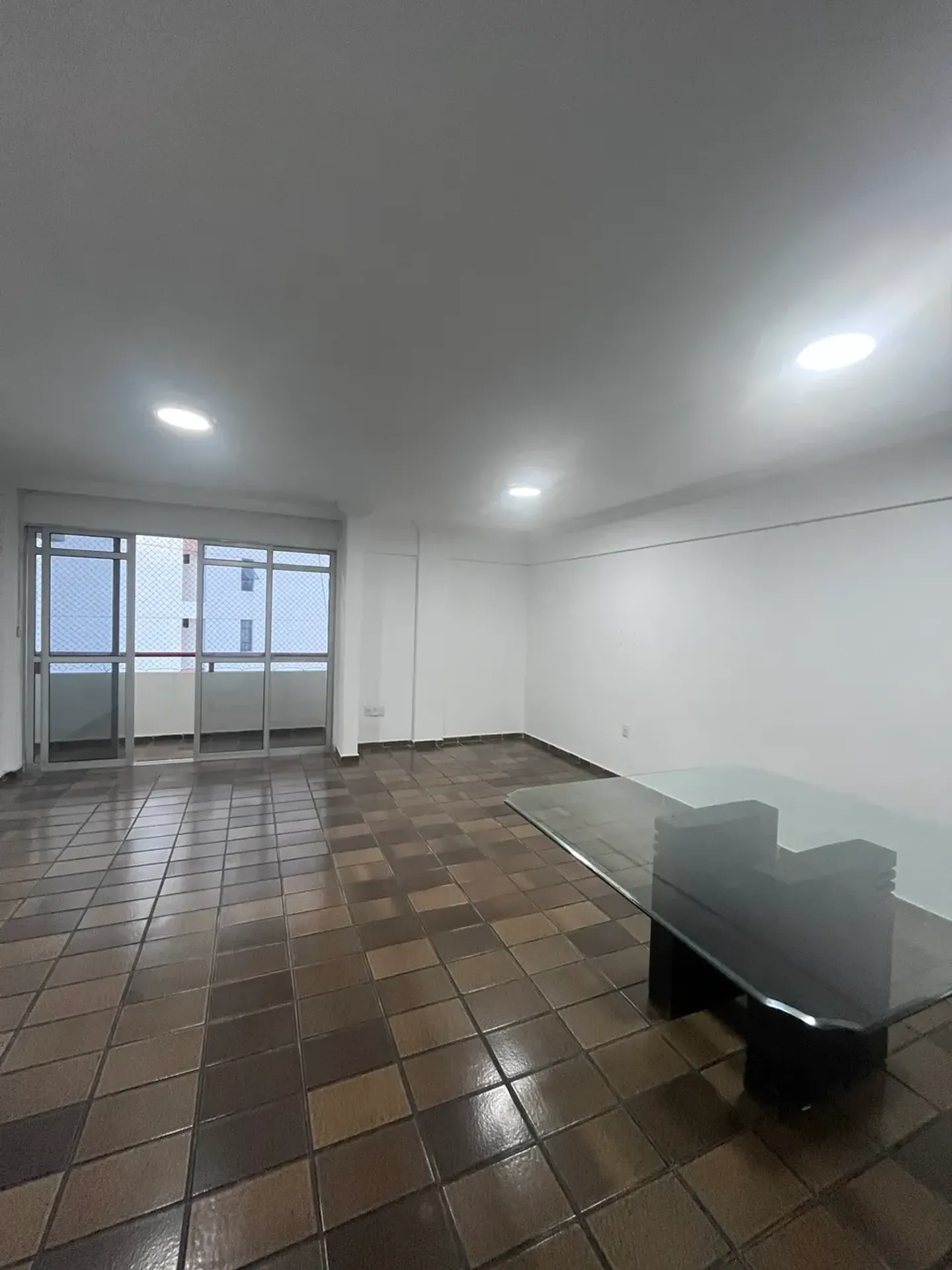Квартира з 3 спальнями, 135 м² та 4 поверхом