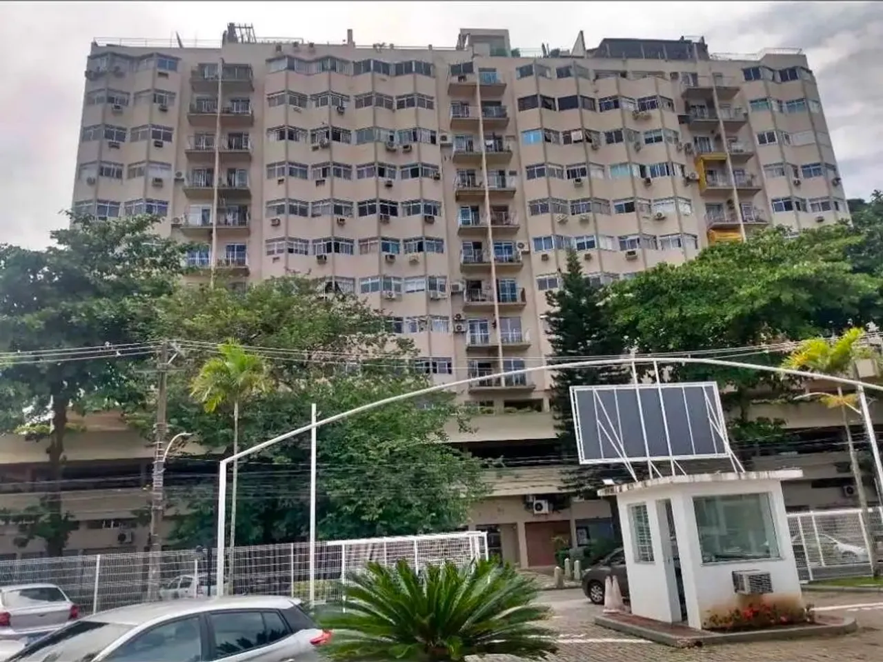 3-bedroom apartment in a building with a gym — photo 6
