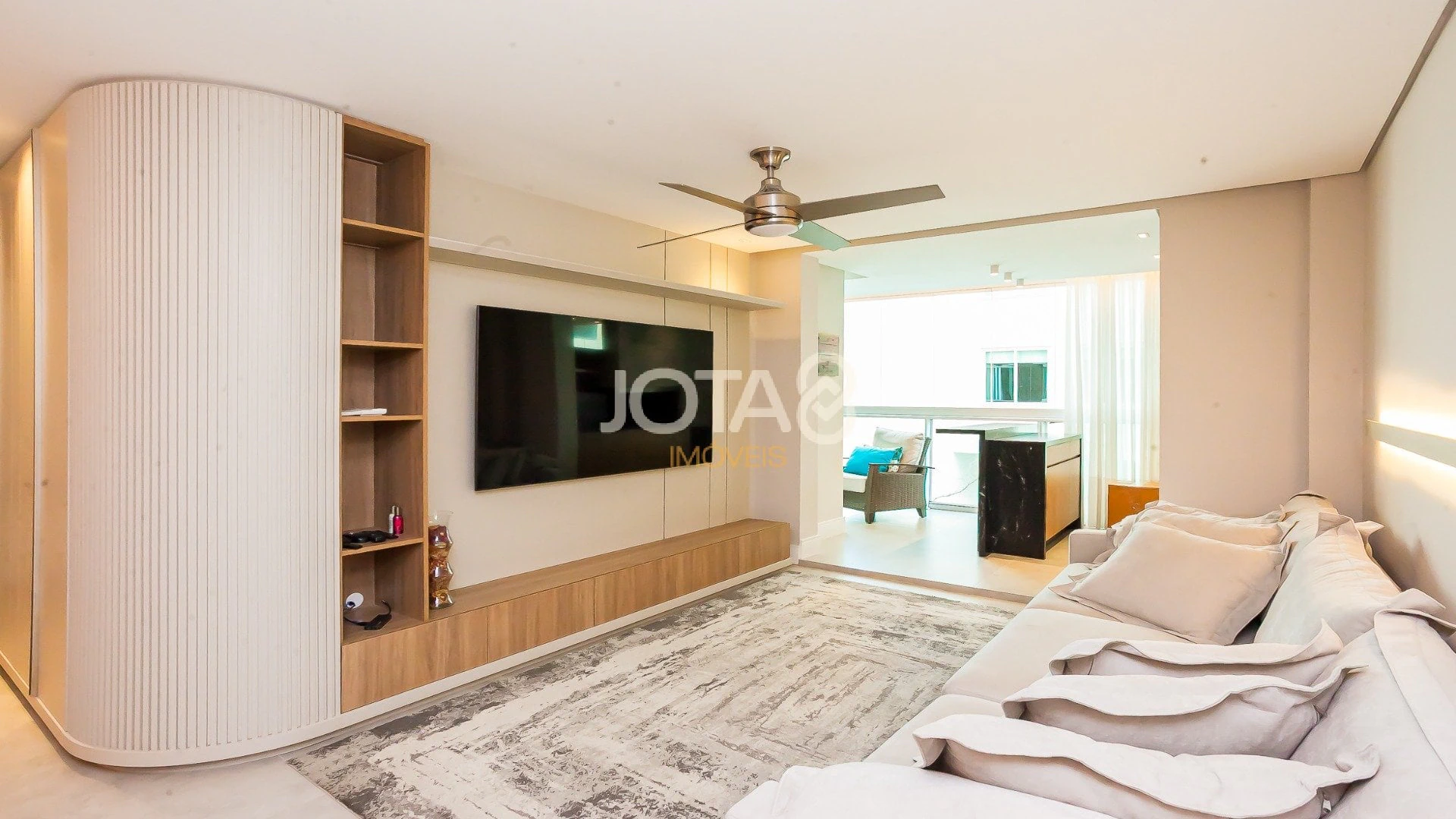 199 m² apartment with 2 bedrooms and a suite, 2 parking