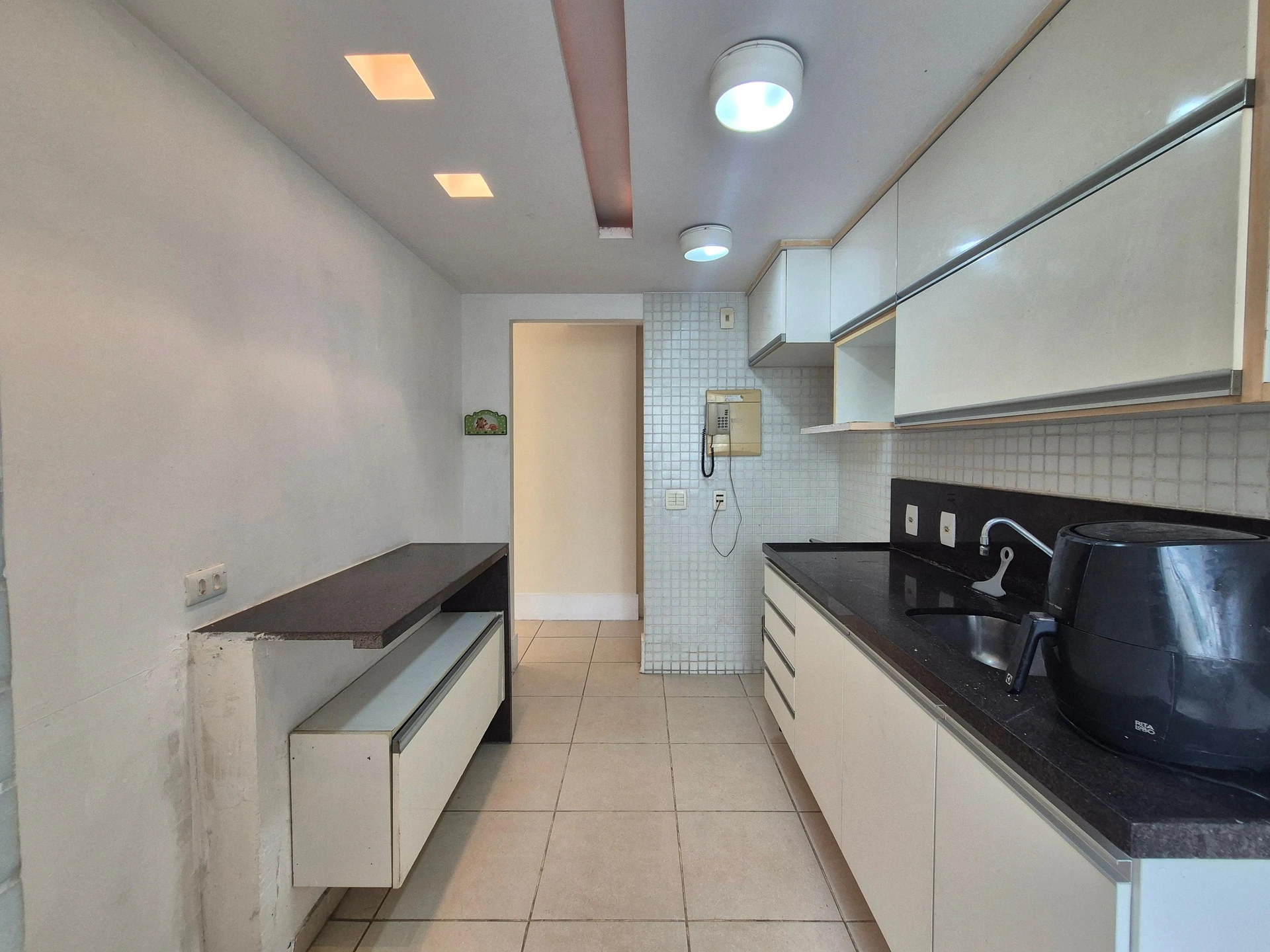 91 m² apartment with a home office and a mountain view — photo 35