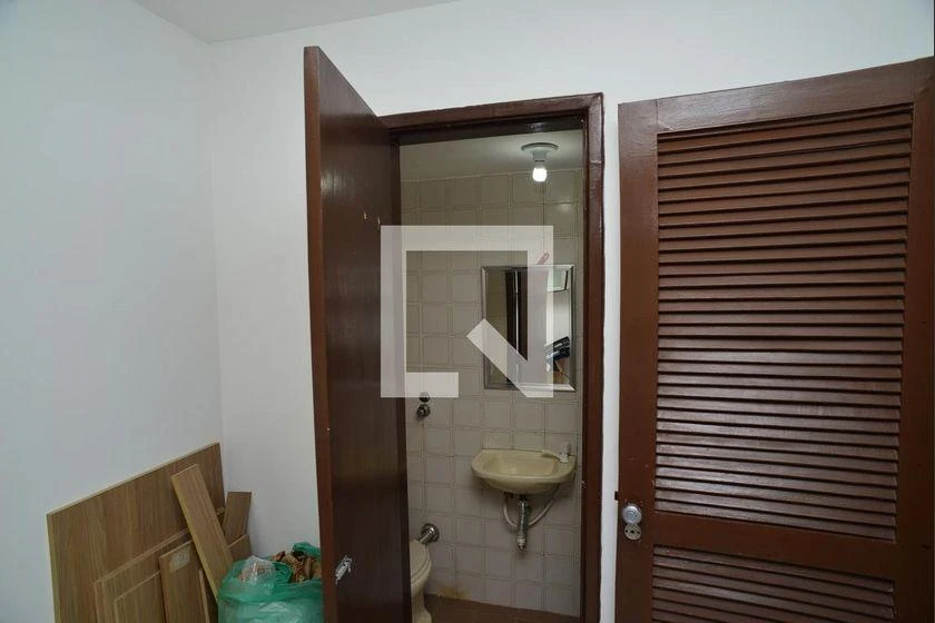 3-bedroom apartment in a building with a gym — photo 31