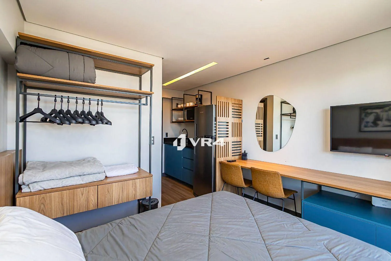 Furnished studio with balcony and private BBQ — photo 3