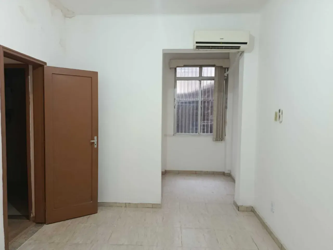 Apartamento de 3 quartos com cozinha separada e 85 m² — photo 12