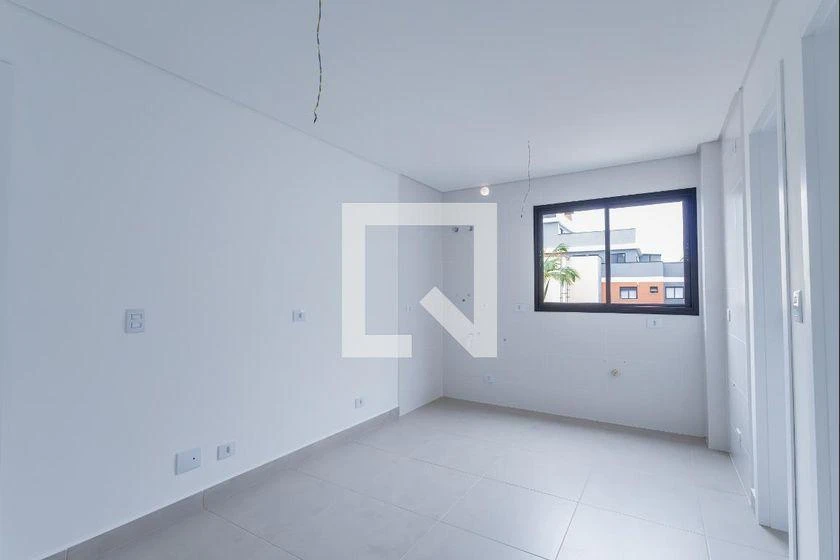 Balcony with a grill in a one-bedroom apartment, 35 m² — photo 25