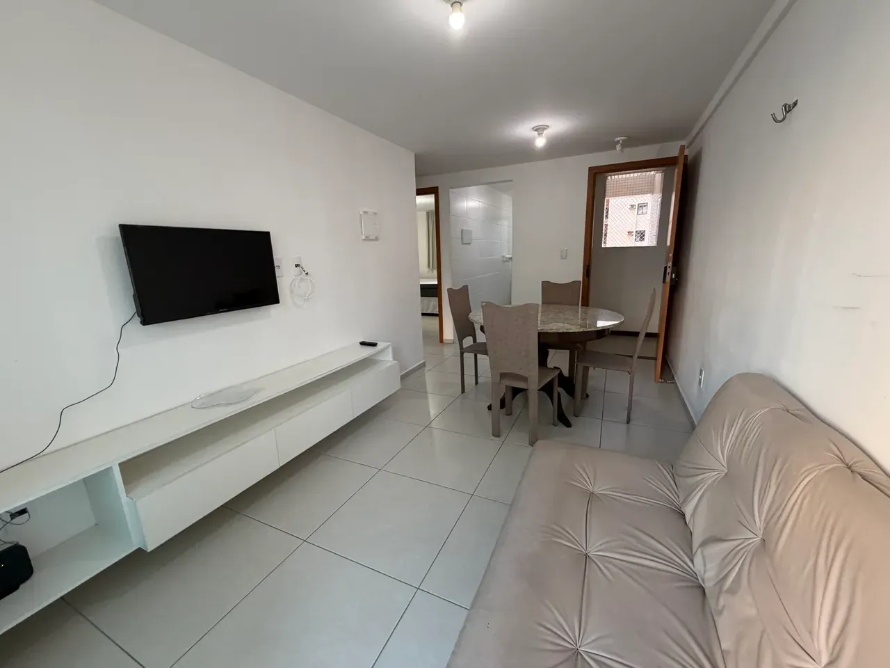 Furnished 2-bedroom apartment with gas kitchen