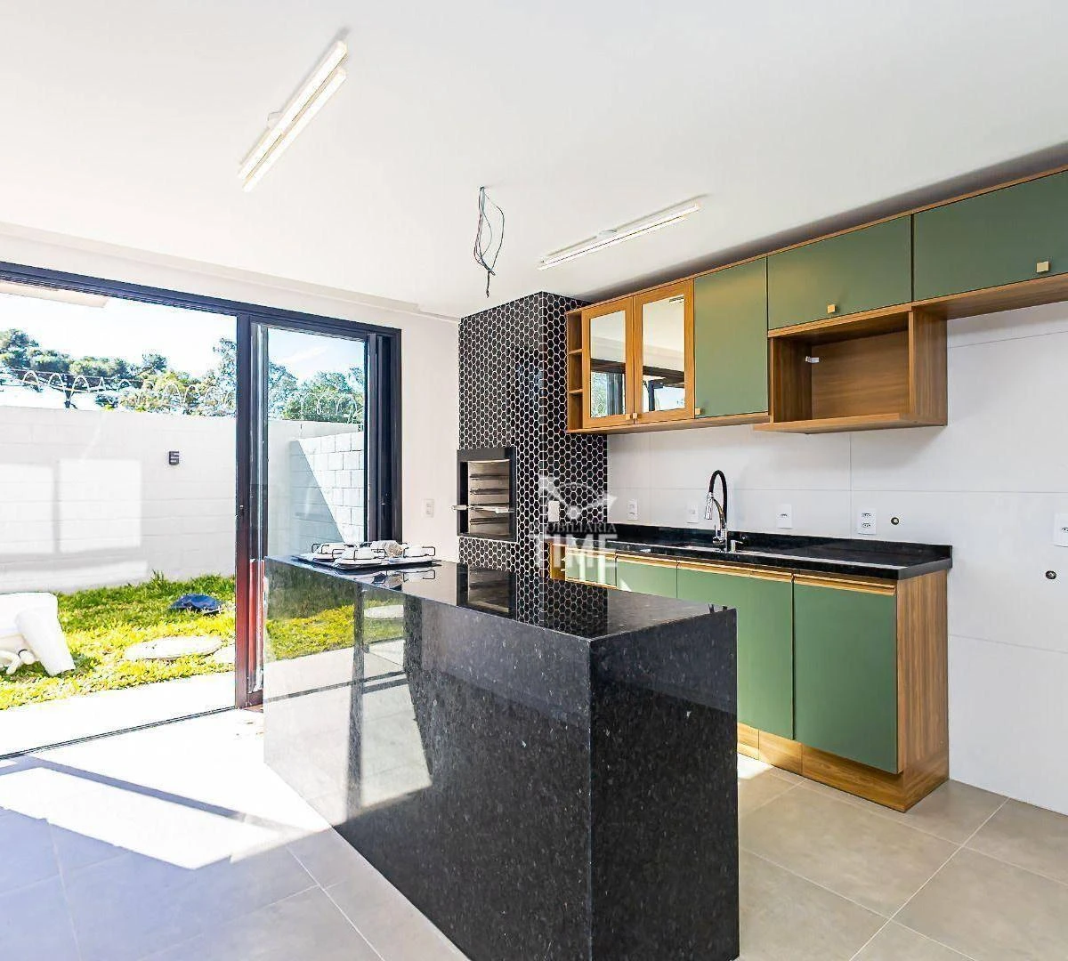 130 m² townhouse with 3 bedrooms, 1 en-suite, 2 parking — photo 2