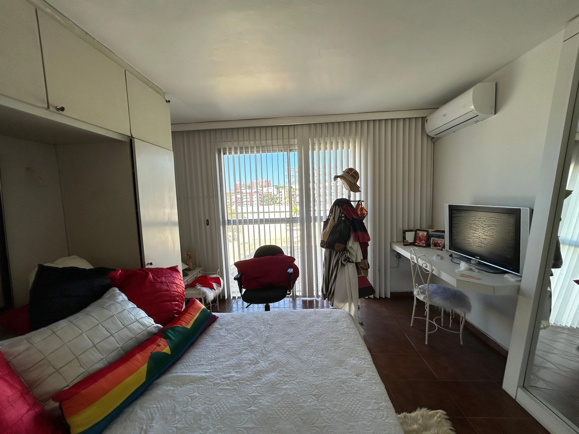 Furnished 4-bedroom rental apartment with 5 parking spaces — photo 66