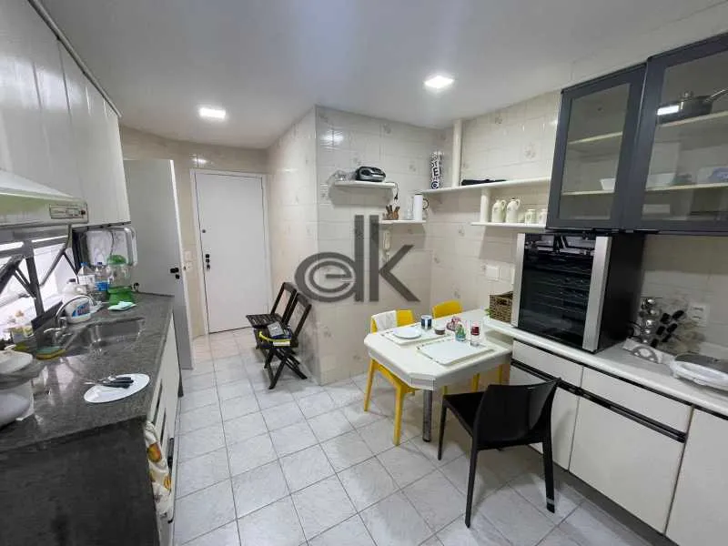 Furnished apartment with 2 bedrooms and 3 bathrooms — photo 8