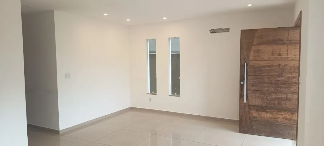 Casa com 5 quartos e 5 banheiros, cozinha com fogão a gás — photo 10