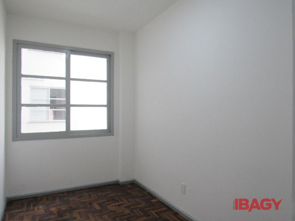 3-bedroom apartment with a separate kitchen 80 m² — photo 4