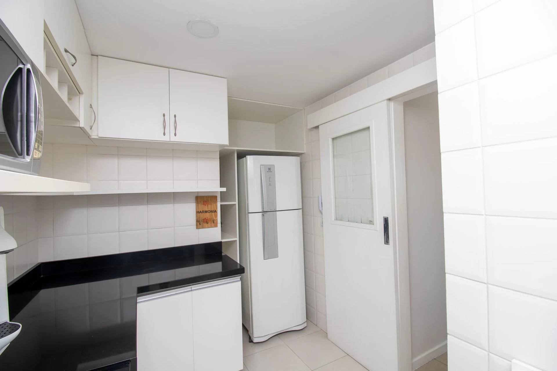 3-bedroom apartment with a glass-enclosed balcony — photo 15
