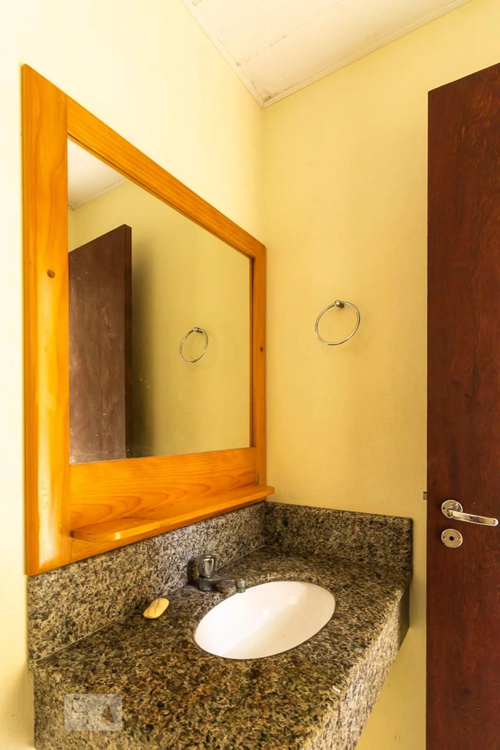 One-bedroom house with a garden in Florianópolis — photo 34