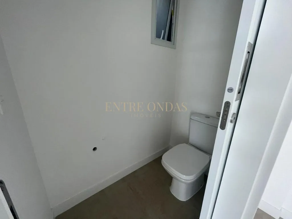 2-bedroom apartment with a washing machine in Florianópolis — photo 18