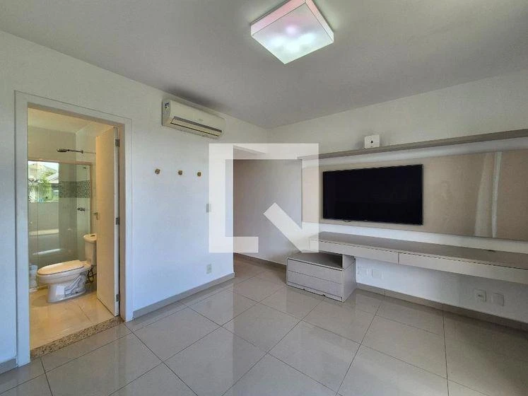 5-bedroom house with a bathtub in Rio de Janeiro — photo 35