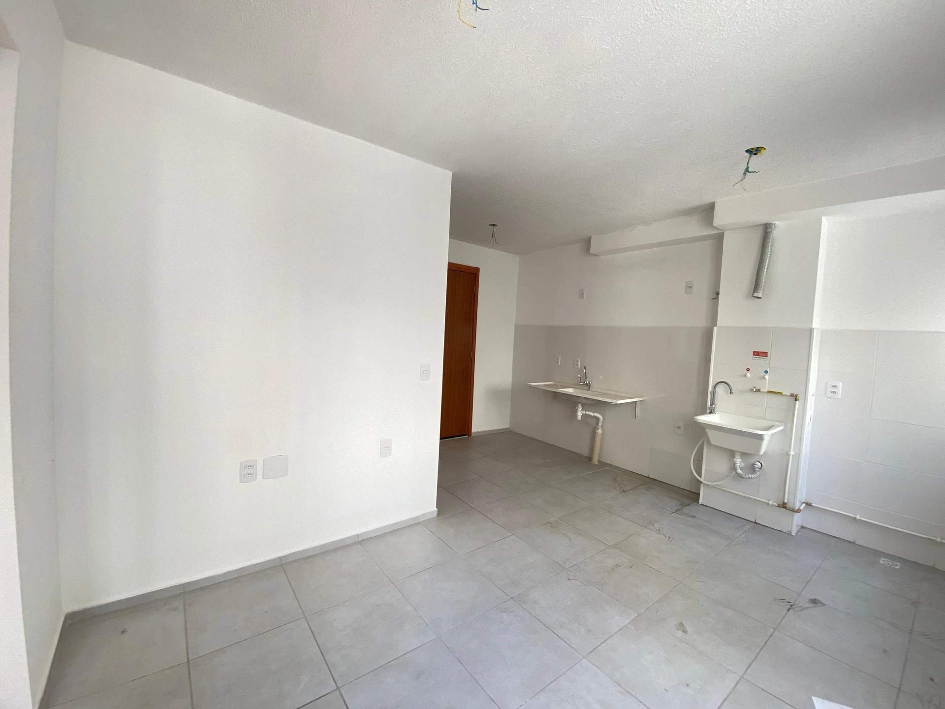 One-bedroom apartment with a grill on the balcony — photo 30