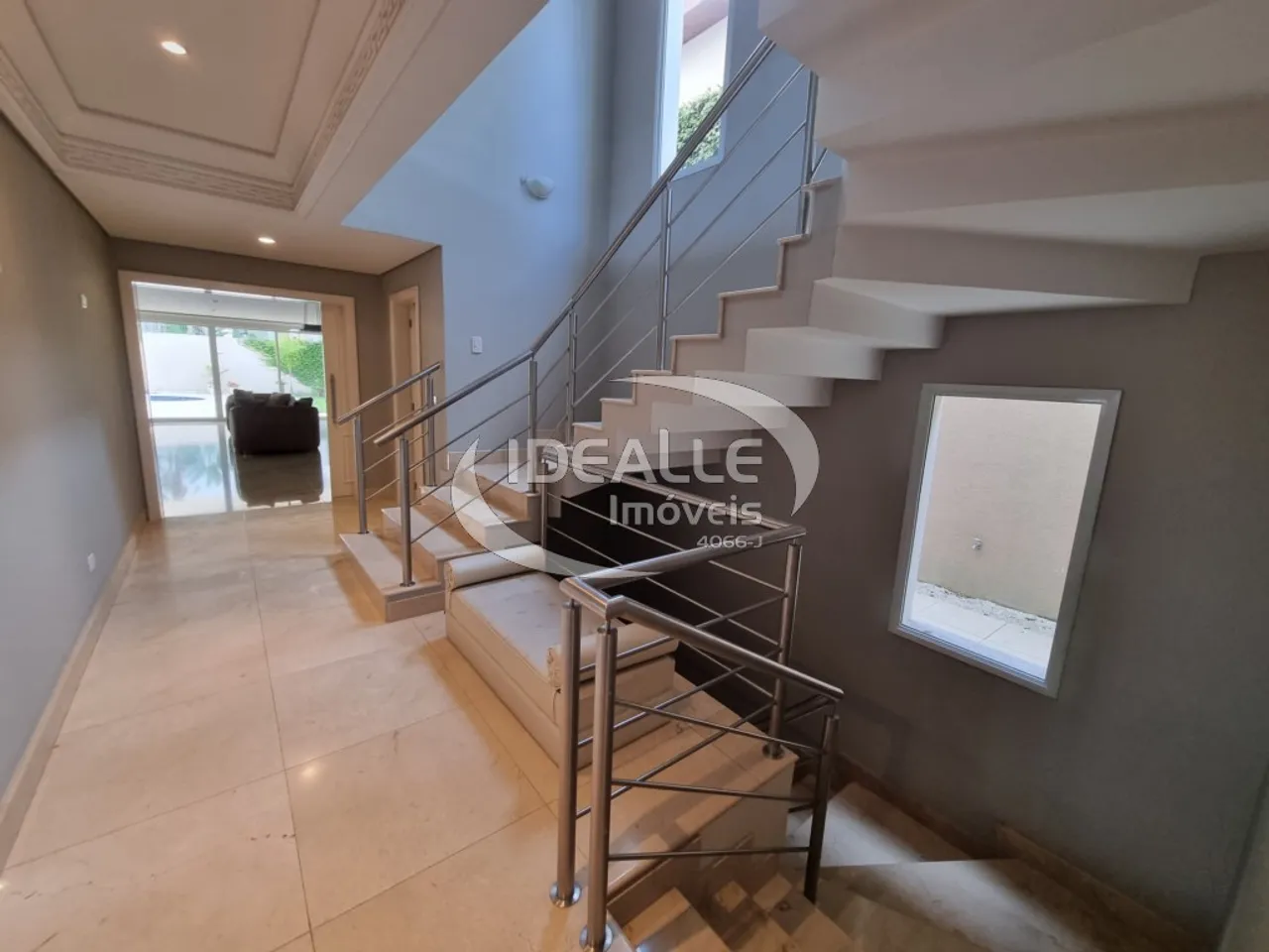 Rental house with 5 bedrooms and 6 bathrooms — photo 17